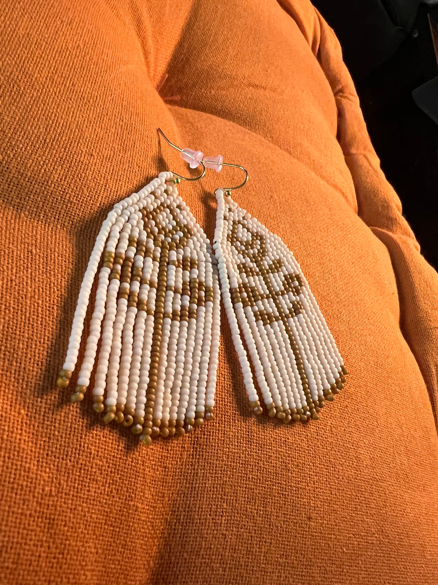 Mustard flower beaded earrings (short)