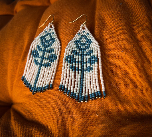 Blue vintage floral beaded earrings (short)